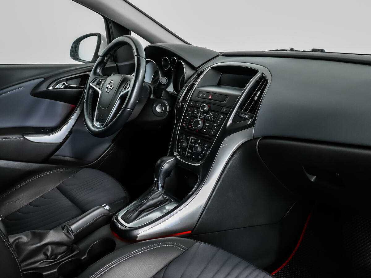 Б/У Опель Астра 2013 года. Фото: #10