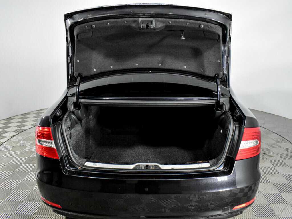 Б/У Шкода Суперб 2013 года. Фото: #16