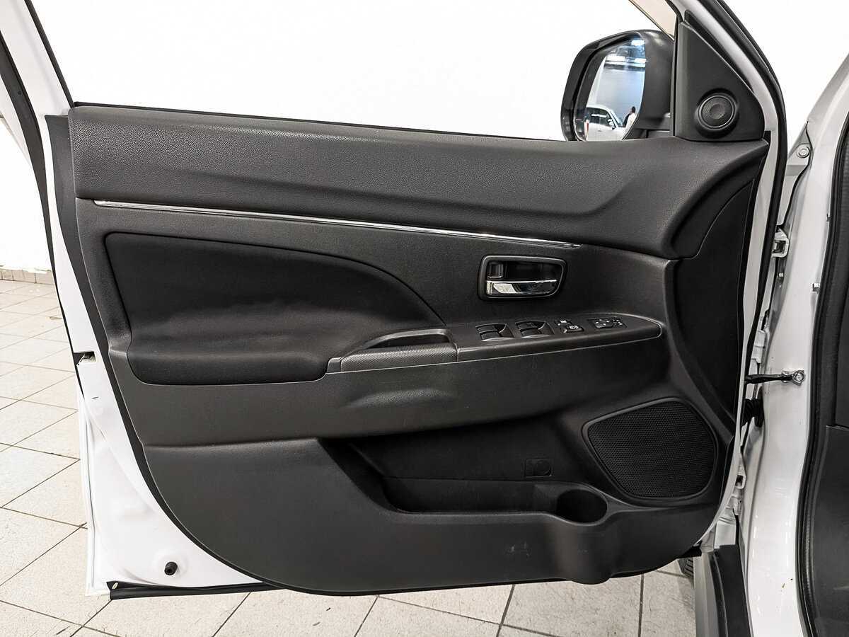 Б/У Митсубиши АС-Икс 2014 года. Фото: #18