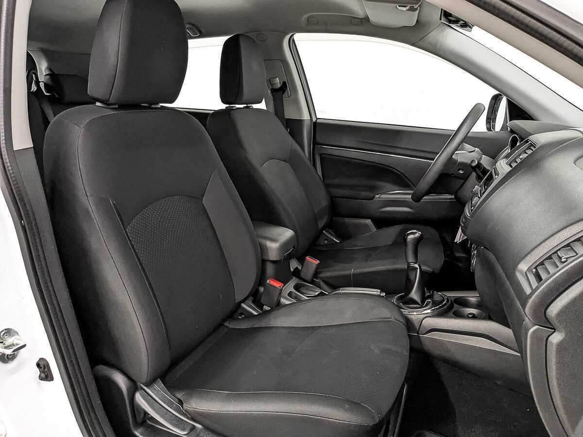 Б/У Митсубиши АС-Икс 2014 года. Фото: #23