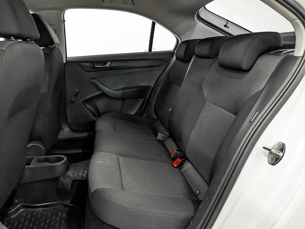 Б/У Шкода Рапид 2017 года. Фото: #17