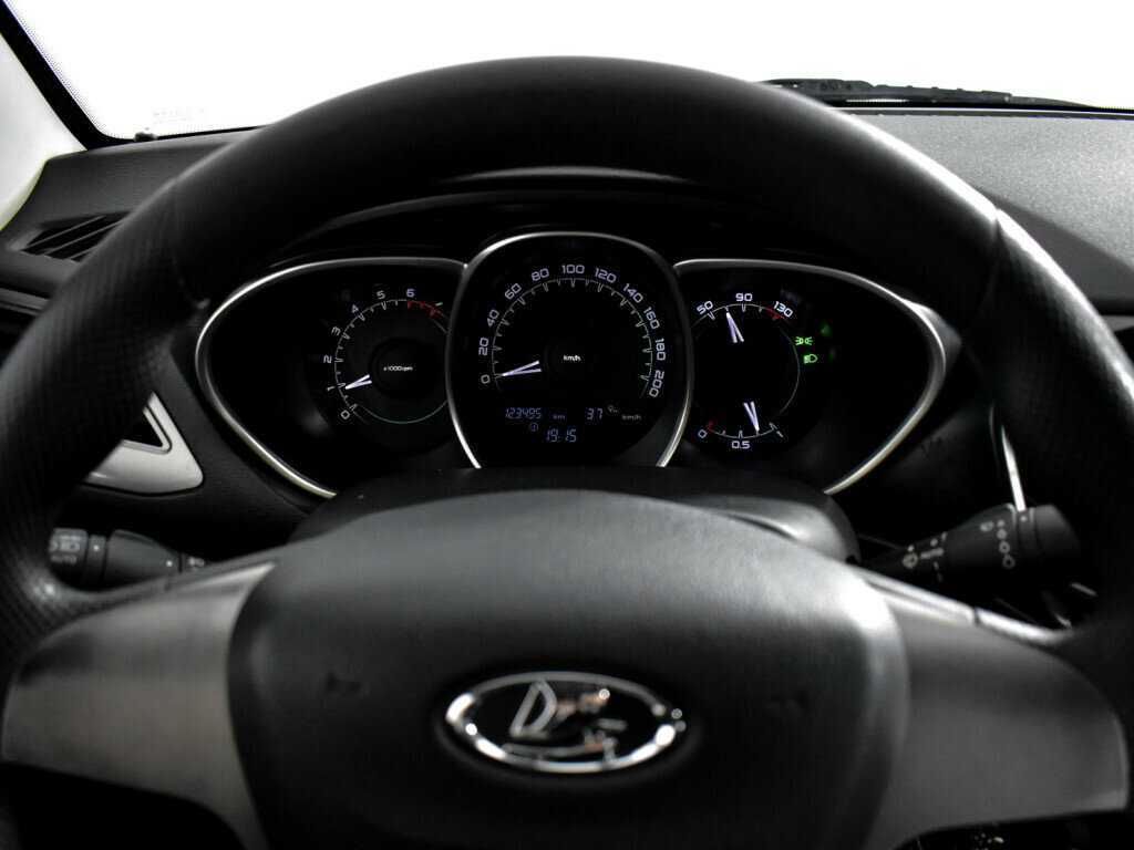 Б/У Лада (ВАЗ) Веста 2016 года. Фото: #16