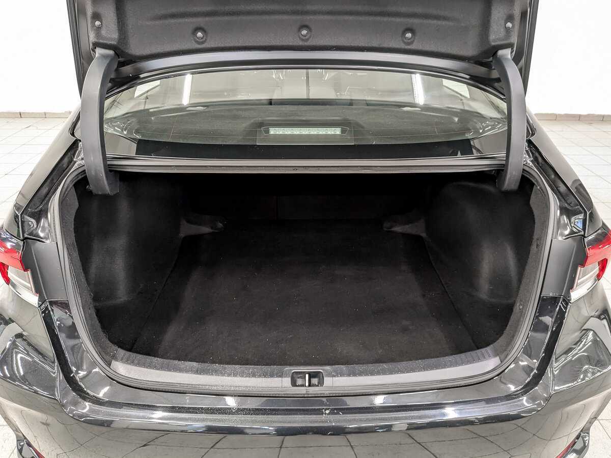 Б/У Тойота Королла 2019 года. Фото: #9