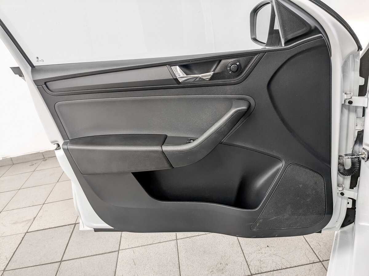 Б/У Шкода Рапид 2017 года. Фото: #18