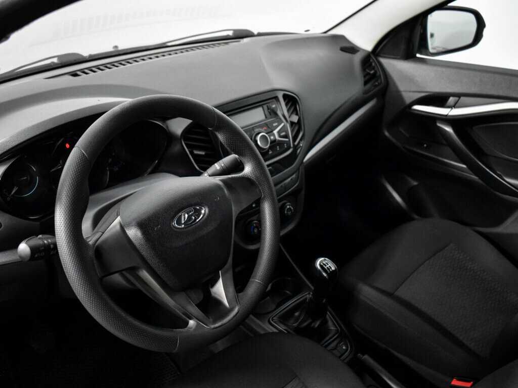 Б/У Лада (ВАЗ) Веста 2017 года. Фото: #8