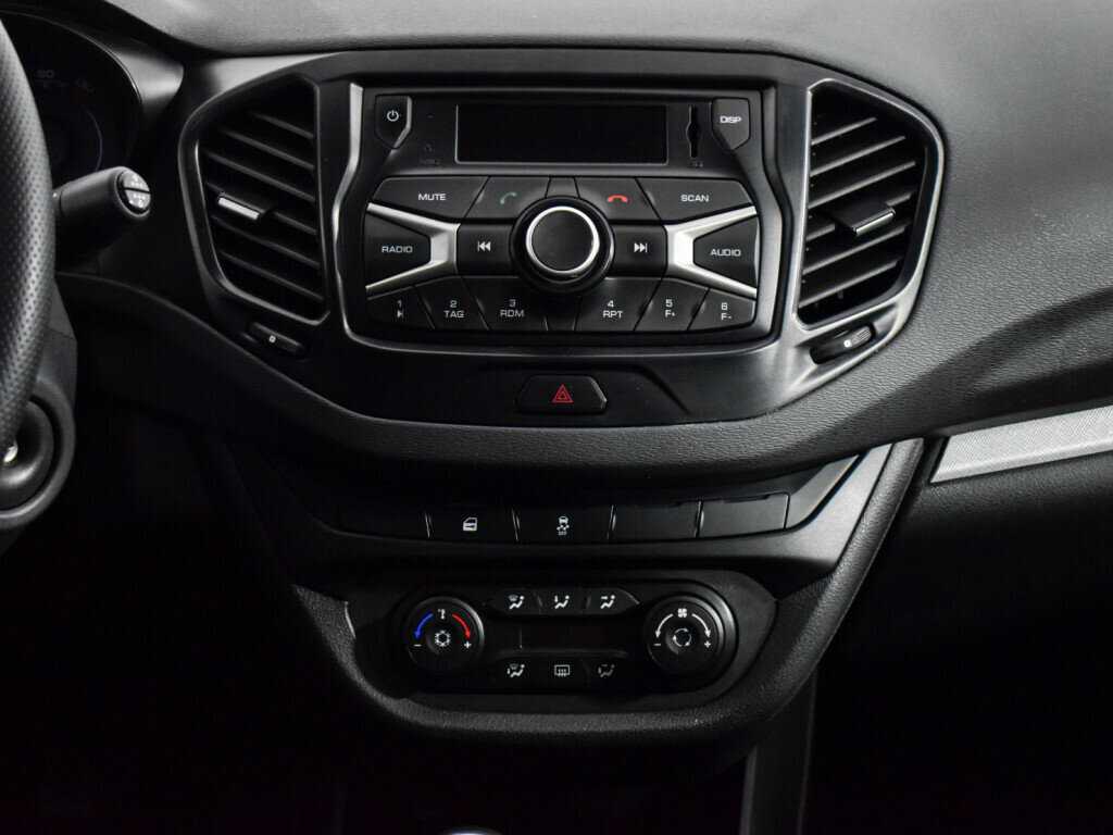 Б/У Лада (ВАЗ) Веста 2017 года. Фото: #14