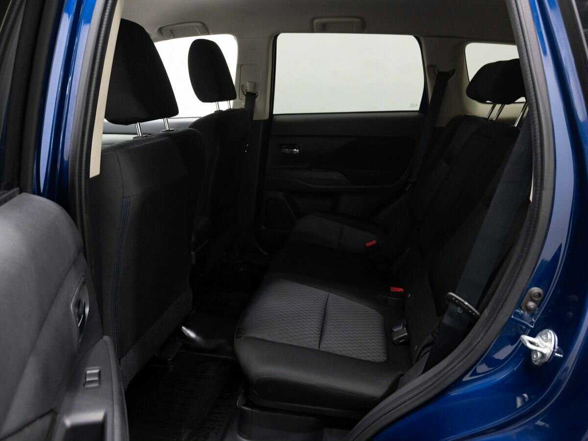 Б/У Митсубиши Оутлэндер 2014 года. Фото: #8