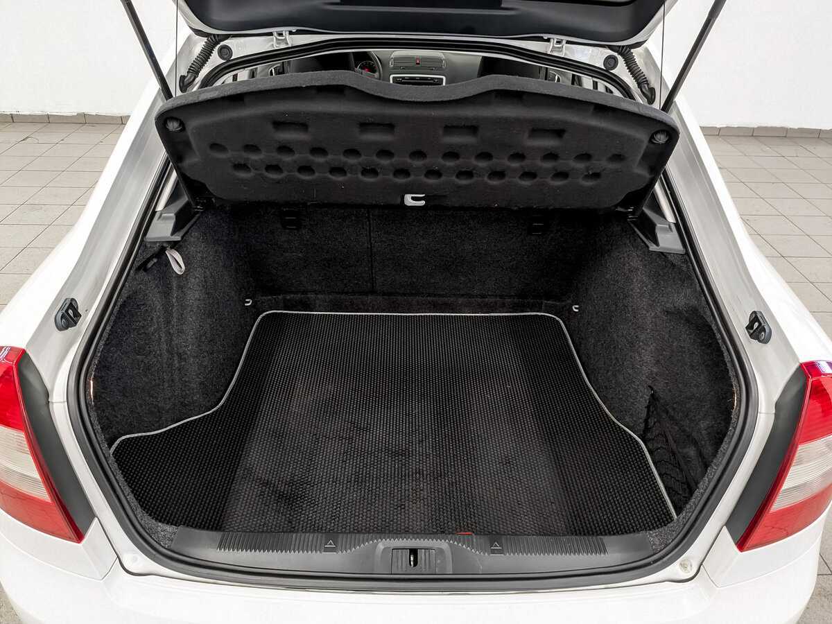 Б/У Шкода Октавия 2013 года. Фото: #9