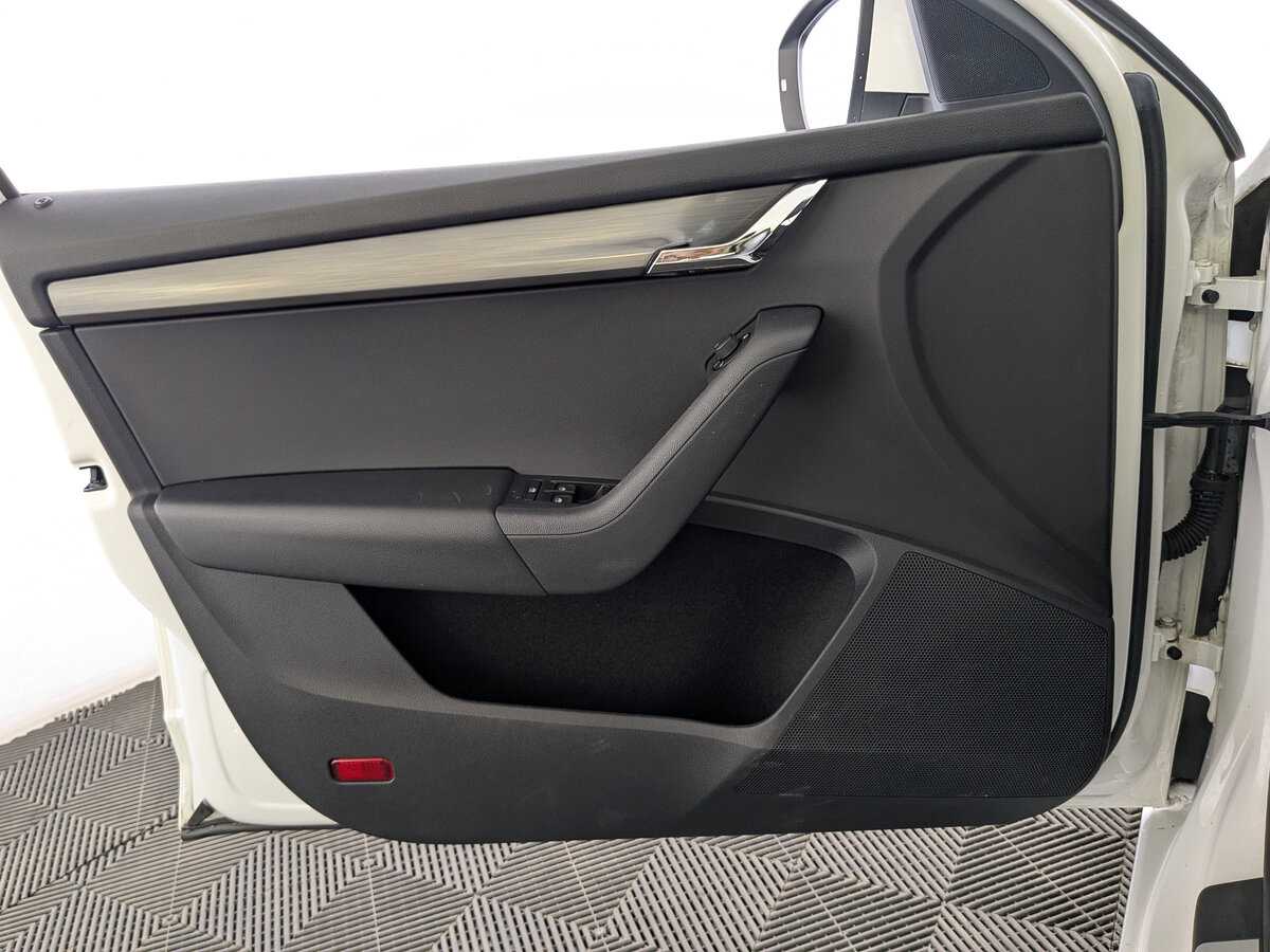 Б/У Шкода Октавия 2020 года. Фото: #18