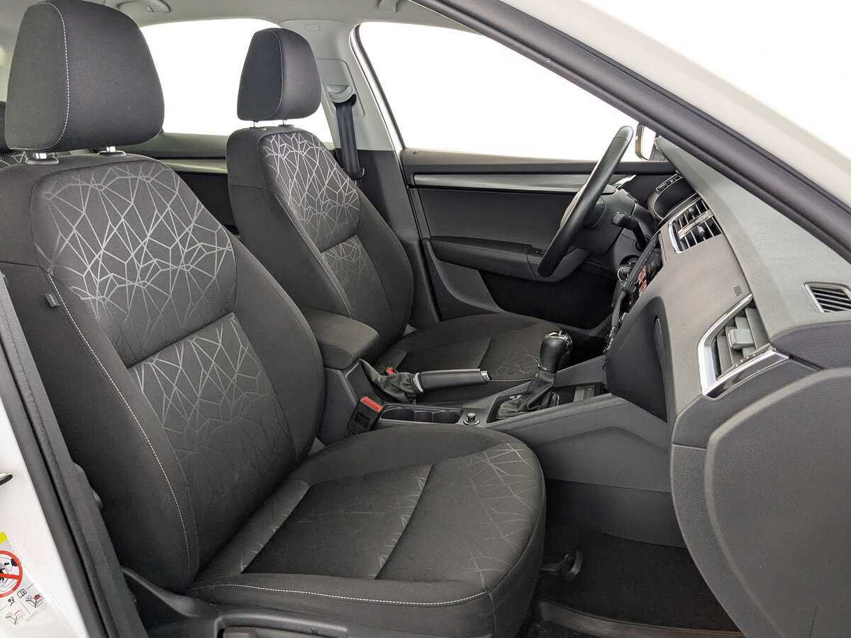 Б/У Шкода Октавия 2020 года. Фото: #22