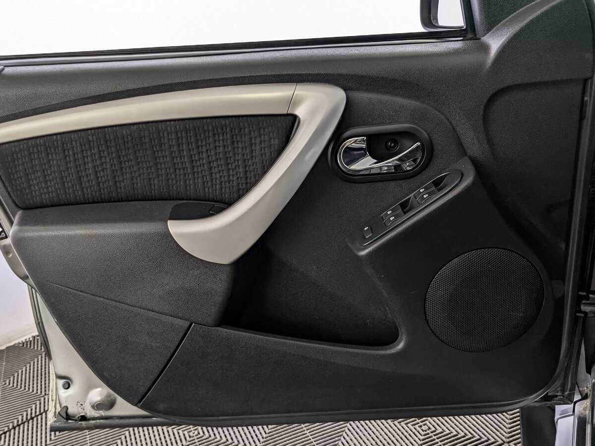 Б/У Ниссан Террано 2015 года. Фото: #16