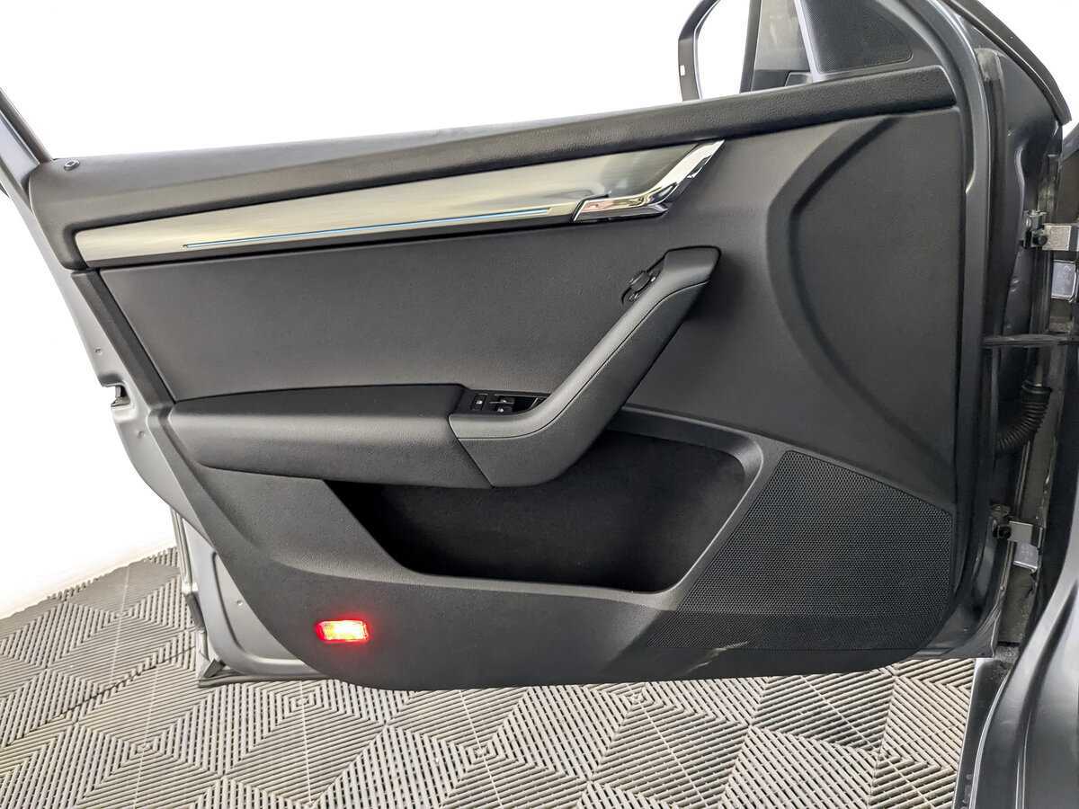 Б/У Шкода Октавия 2017 года. Фото: #16