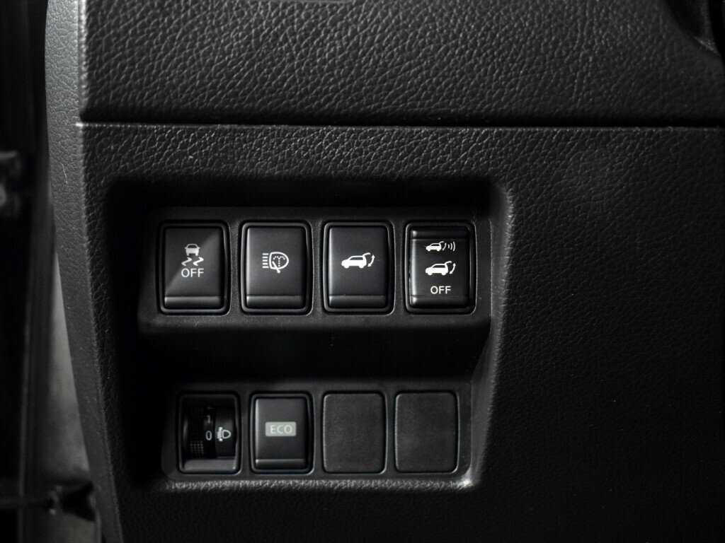 Б/У Ниссан Икс-Трейл 2015 года. Фото: #10