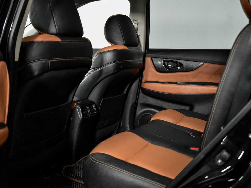 Б/У Ниссан Икс-Трейл 2015 года. Фото: #14