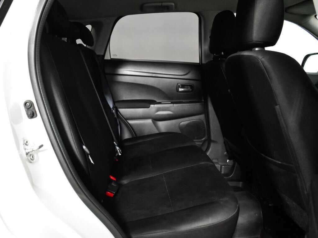 Б/У Митсубиши АС-Икс 2014 года. Фото: #9