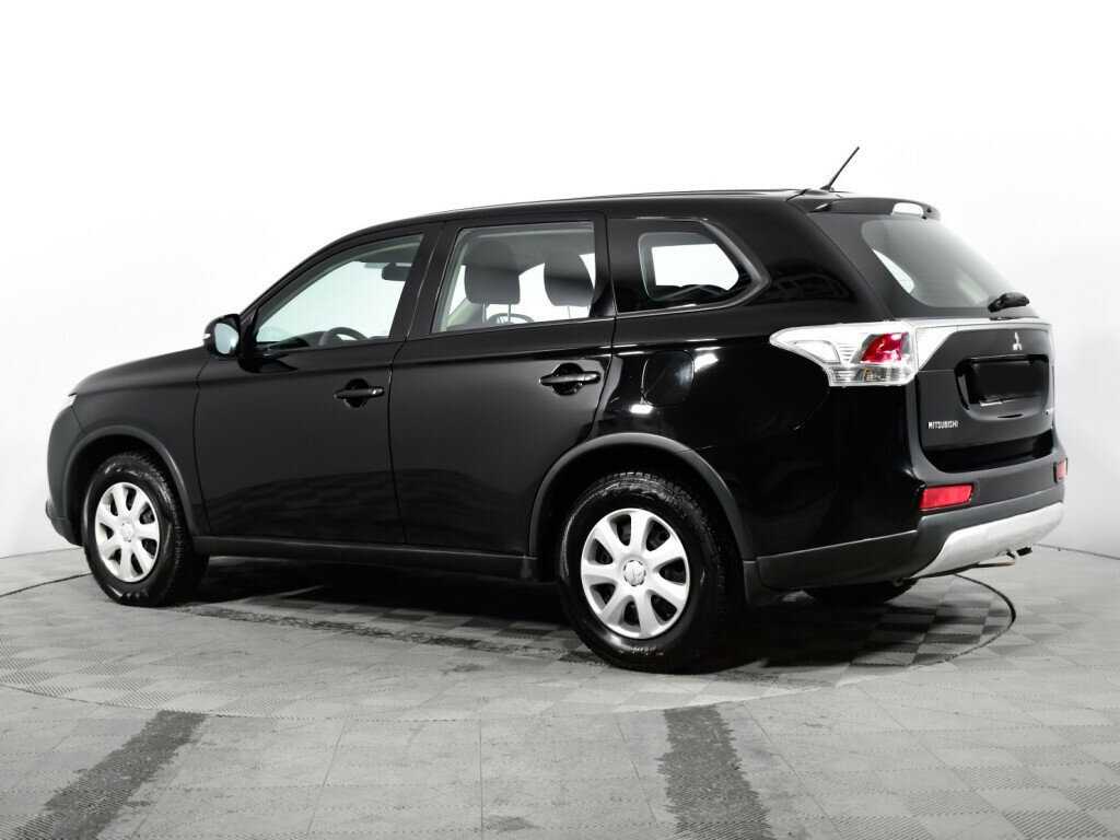 Б/У Митсубиши Оутлэндер 2014 года. Фото: #6