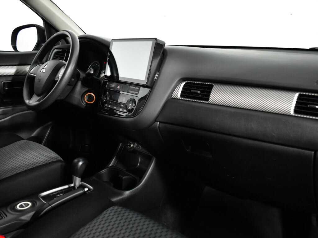 Б/У Митсубиши Оутлэндер 2014 года. Фото: #8