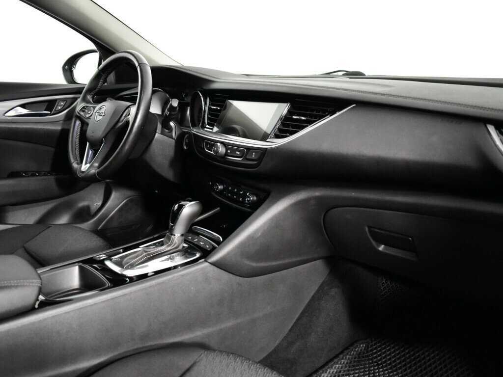 Б/У Опель Инсигния 2018 года. Фото: #8