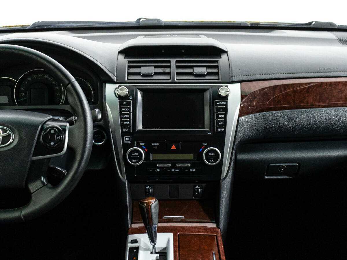 Б/У Тойота Камри 2012 года. Фото: #13