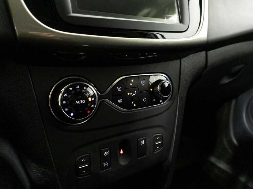 Б/У Рено Логан 2021 года. Фото: #15