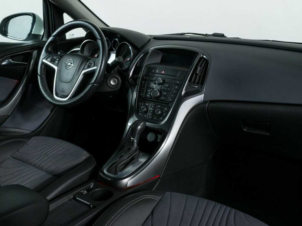 Б/У Опель Астра 2013 года. Фото: #7