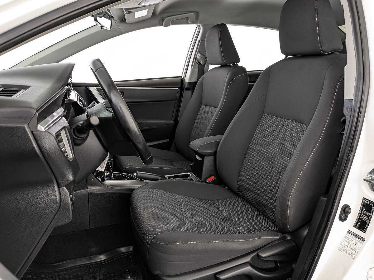 Б/У Тойота Королла 2014 года. Фото: #17