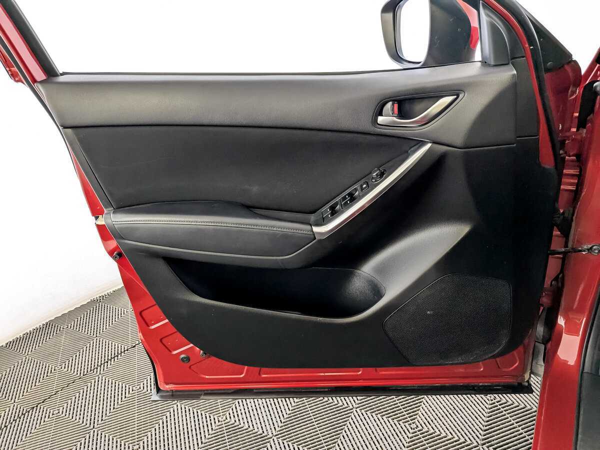 Б/У Мазда Ц-Икс-5 2016 года. Фото: #16