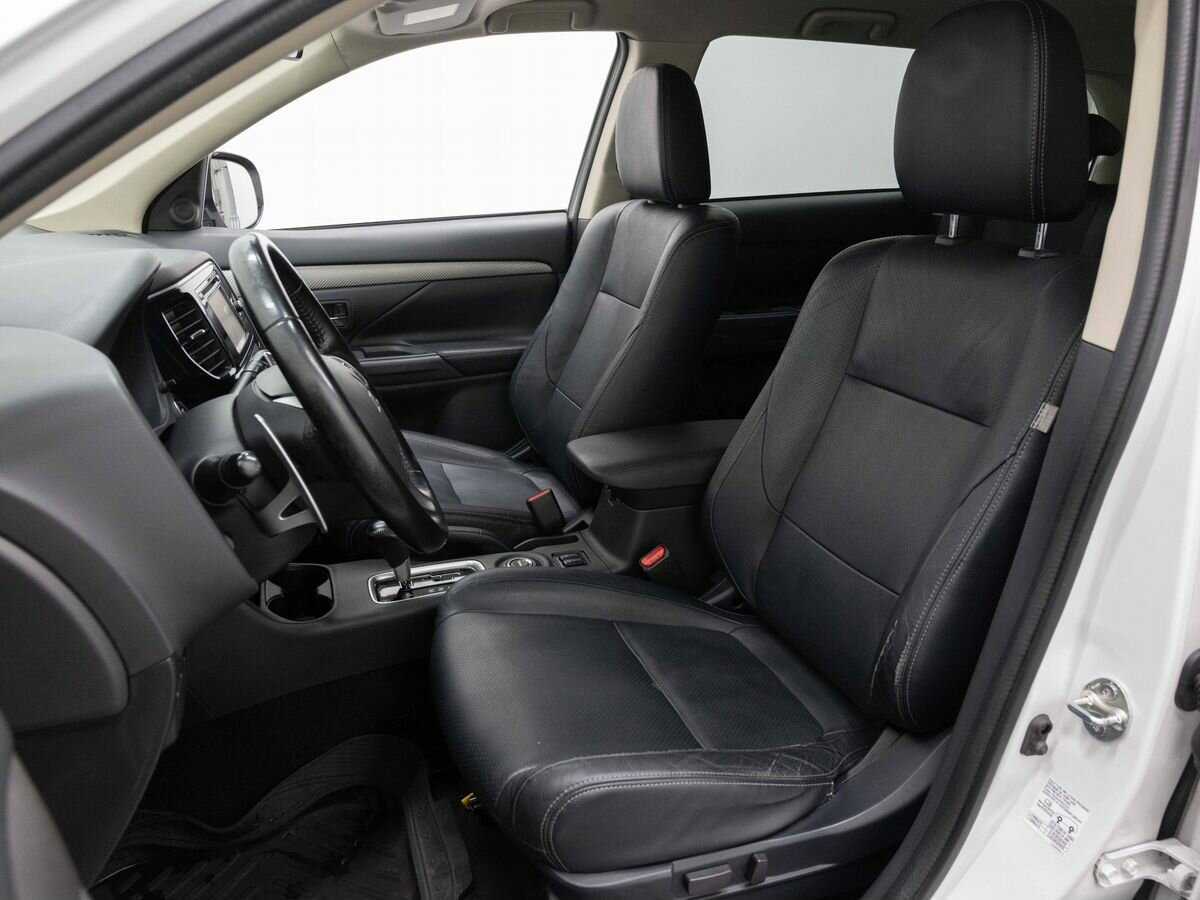 Б/У Митсубиши Оутлэндер 2012 года. Фото: #8