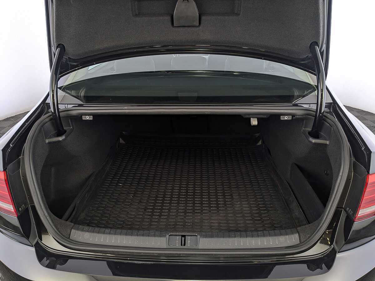 Б/У Фольксваген Пассат 2016 года. Фото: #9