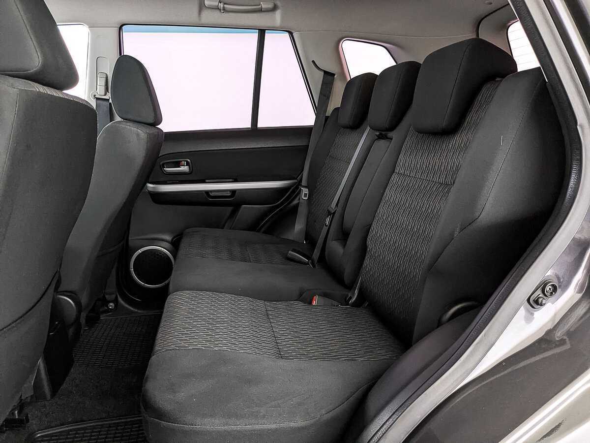 Б/У Сузуки Гранд Витара 2013 года. Фото: #17