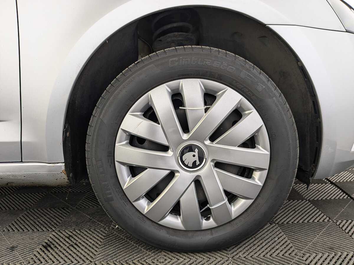 Б/У Шкода Октавия 2018 года. Фото: #11