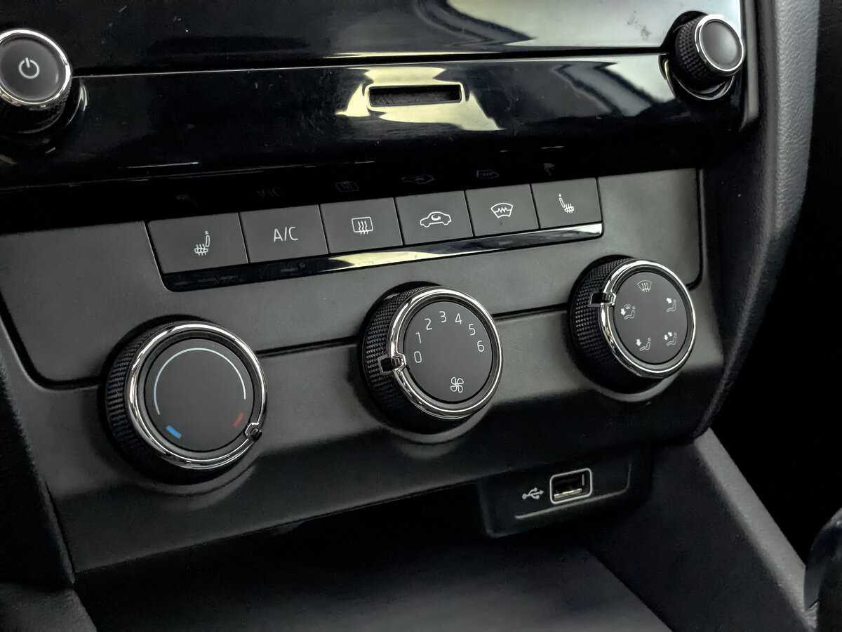 Б/У Шкода Октавия 2019 года. Фото: #20