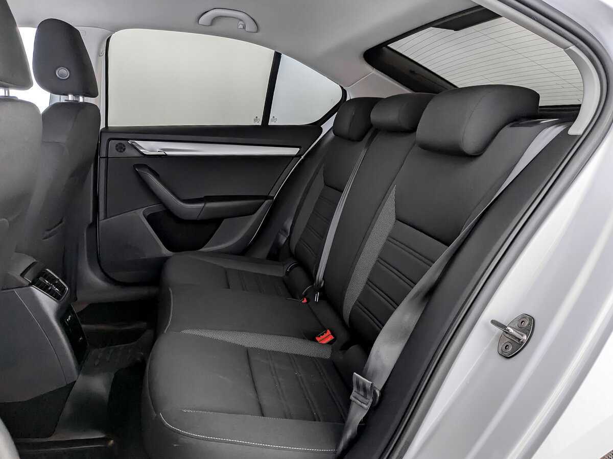 Б/У Шкода Октавия 2019 года. Фото: #11