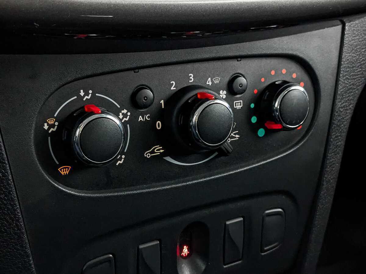 Б/У Рено Сандеро 2022 года. Фото: #23