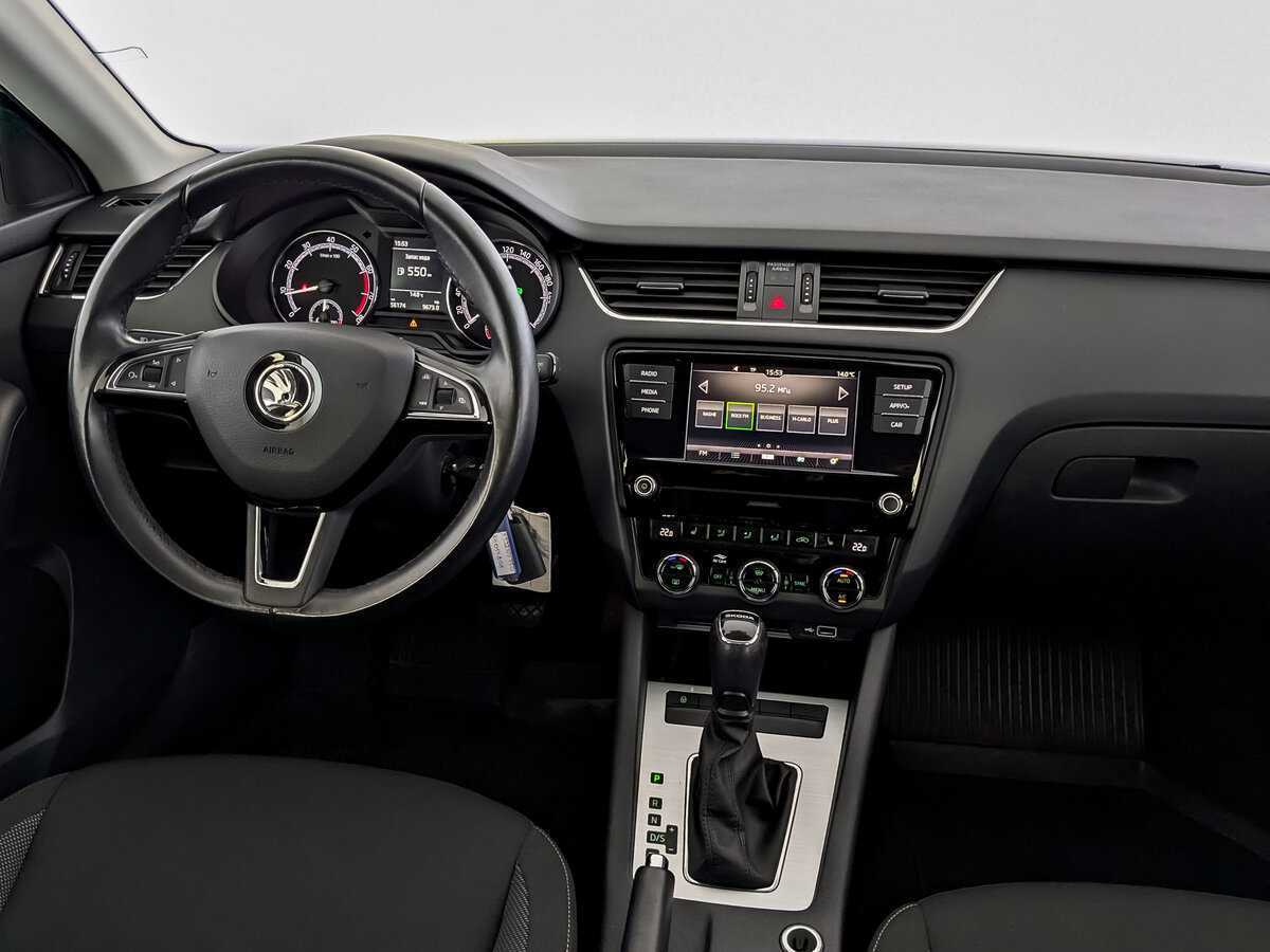 Б/У Шкода Октавия 2018 года. Фото: #28