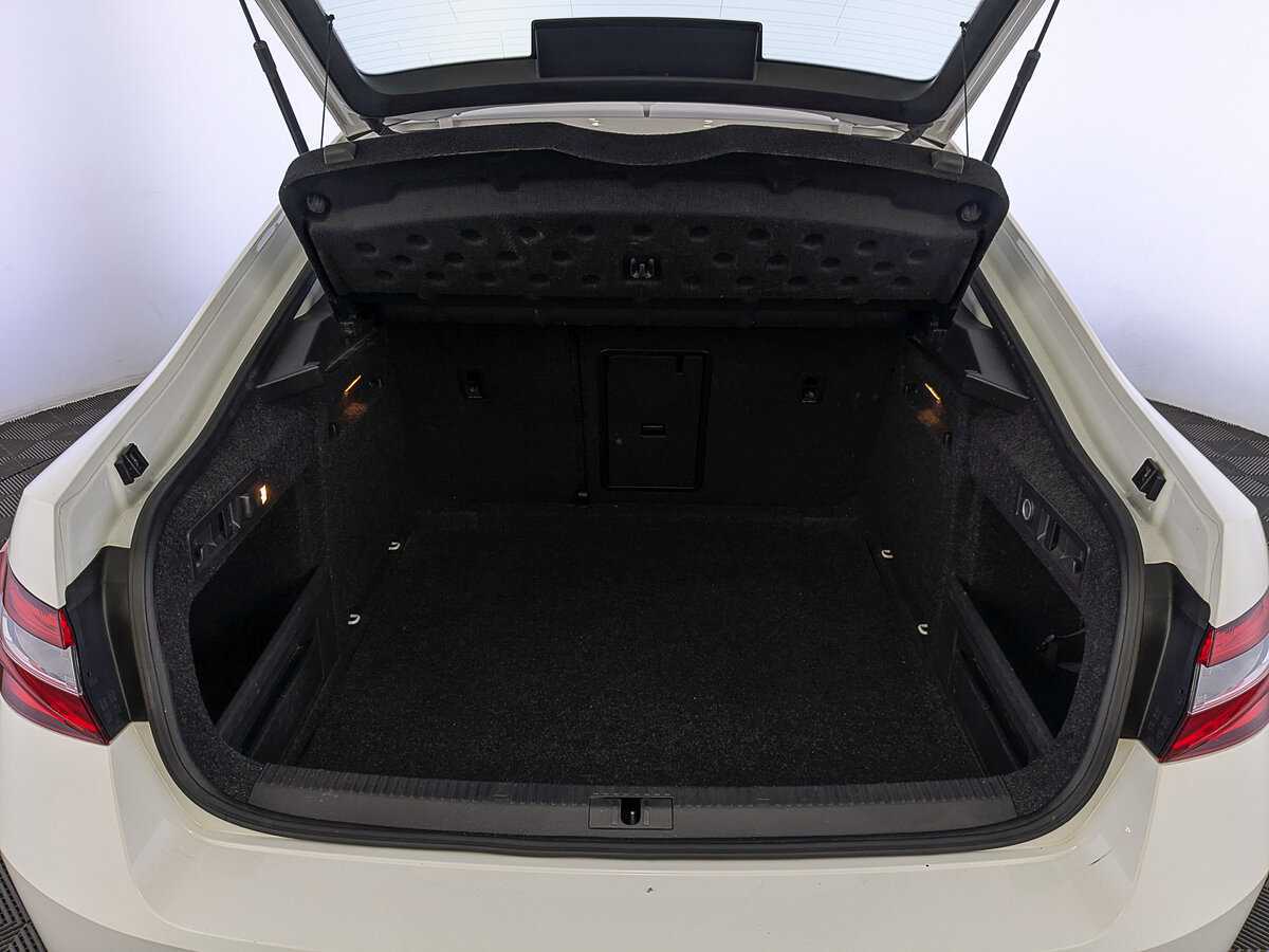 Б/У Шкода Суперб 2017 года. Фото: #9