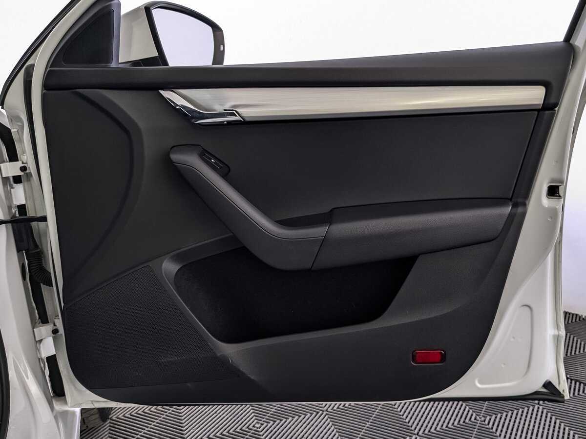 Б/У Шкода Октавия 2017 года. Фото: #22