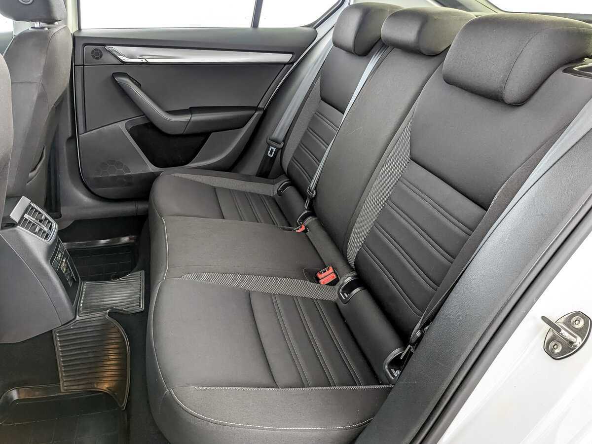 Б/У Шкода Октавия 2019 года. Фото: #11