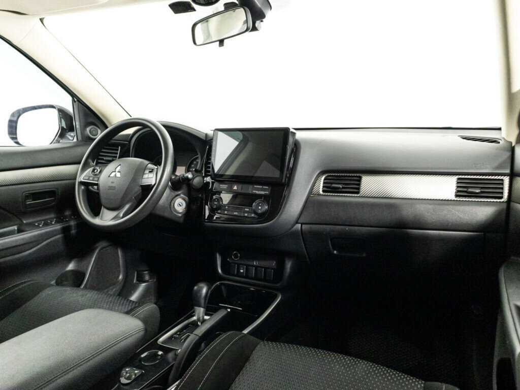 Б/У Митсубиши Оутлэндер 2018 года. Фото: #8