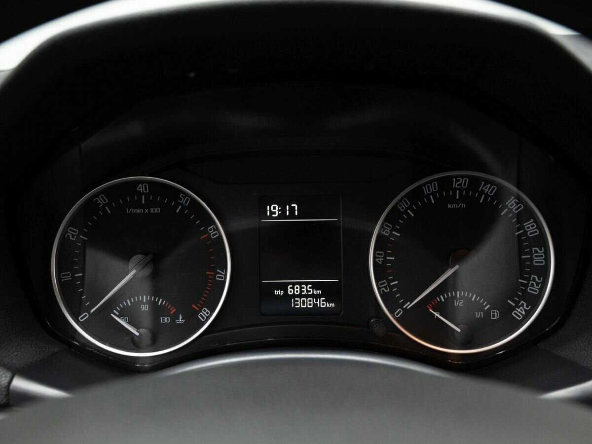 Б/У Шкода Октавия 2012 года. Фото: #16