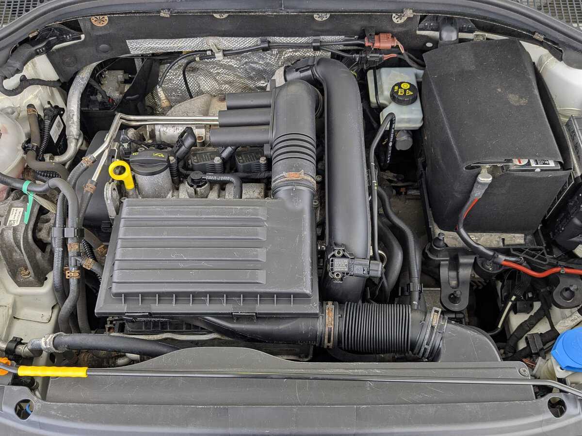 Б/У Шкода Октавия 2014 года. Фото: #8