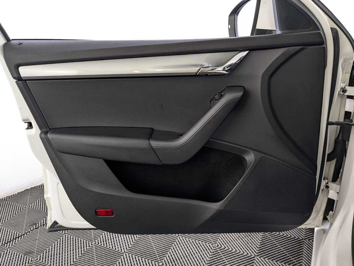 Б/У Шкода Октавия 2014 года. Фото: #17