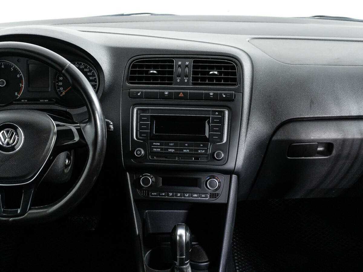 Б/У Фольксваген Поло 2017 года. Фото: #13