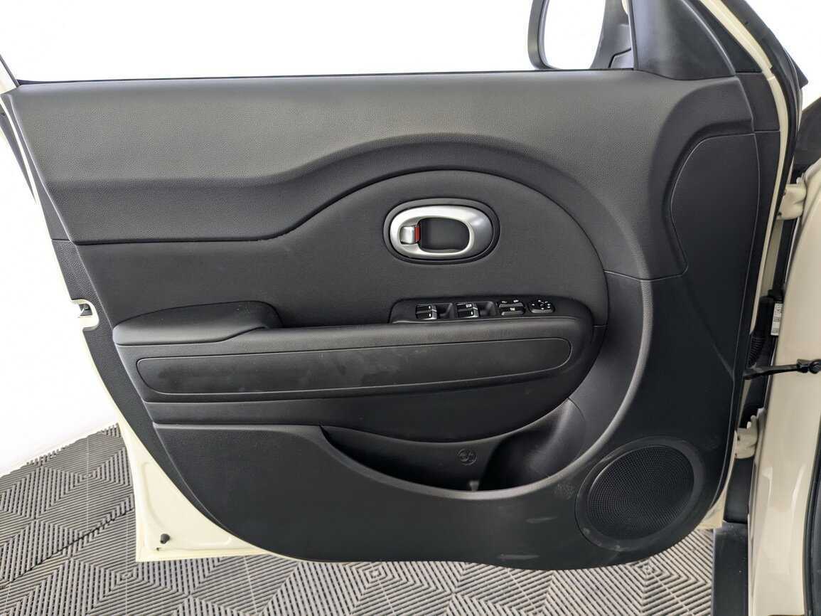 Б/У Киа Соул 2018 года. Фото: #16