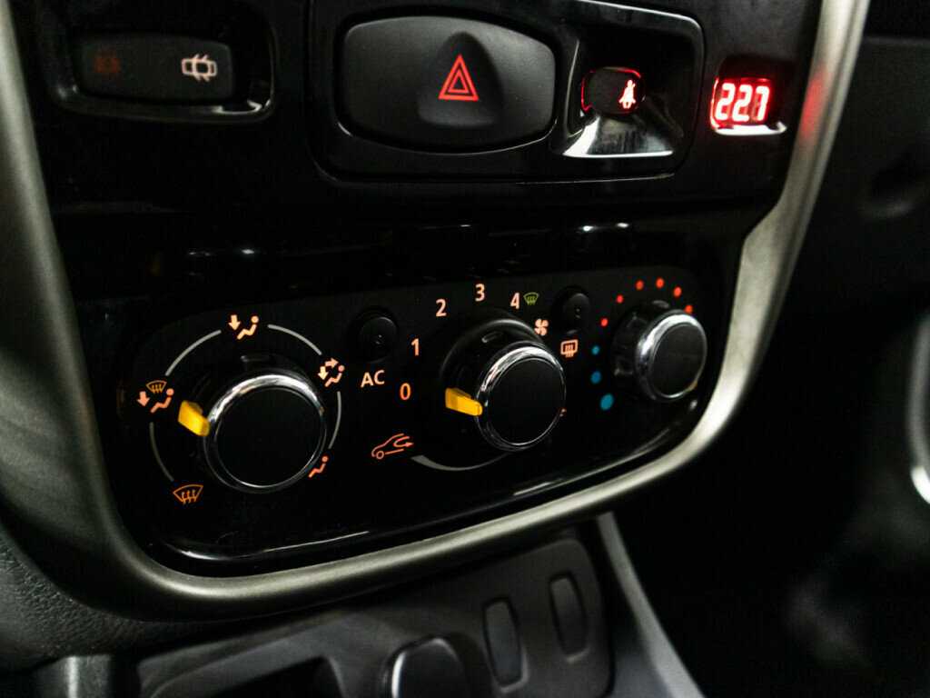 Б/У Рено Дастер 2015 года. Фото: #16