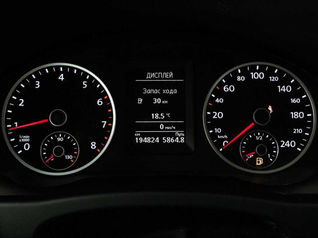 Б/У Фольксваген Тигуан 2015 года. Фото: #11