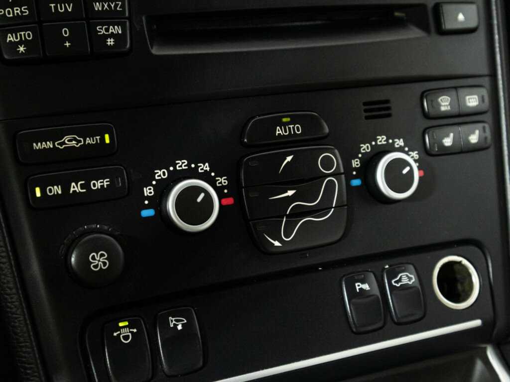 Б/У Вольво ИксЦ90 2012 года. Фото: #17