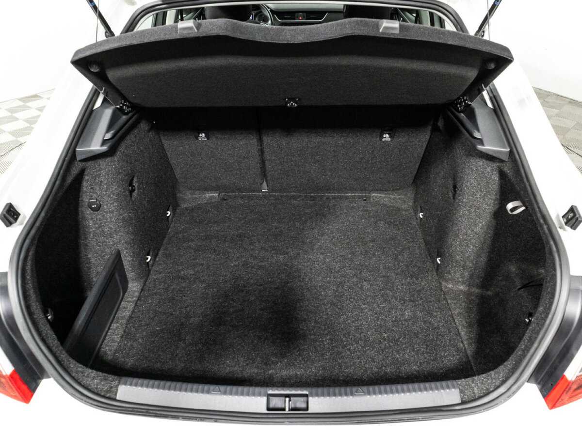 Б/У Шкода Октавия 2019 года. Фото: #14