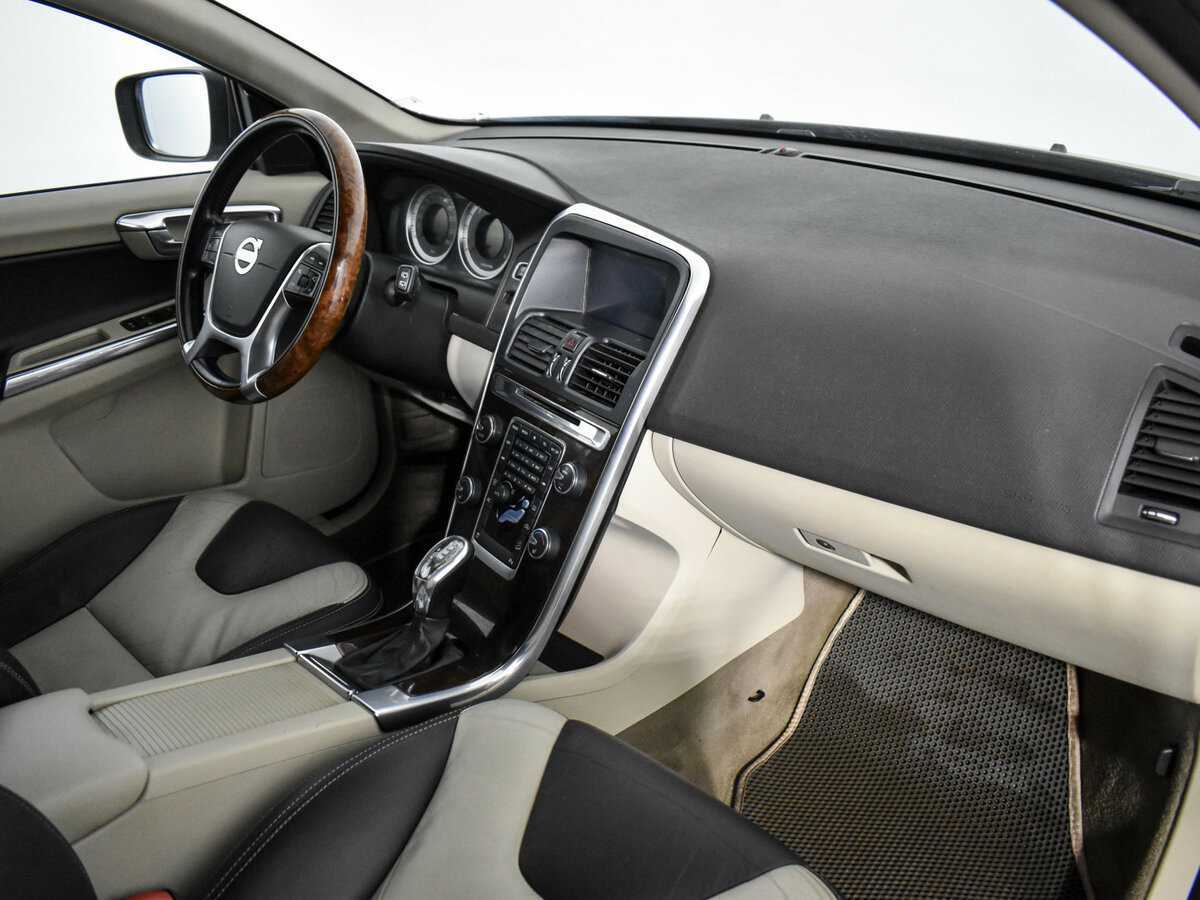 Б/У Вольво ИксЦ60 2012 года. Фото: #14