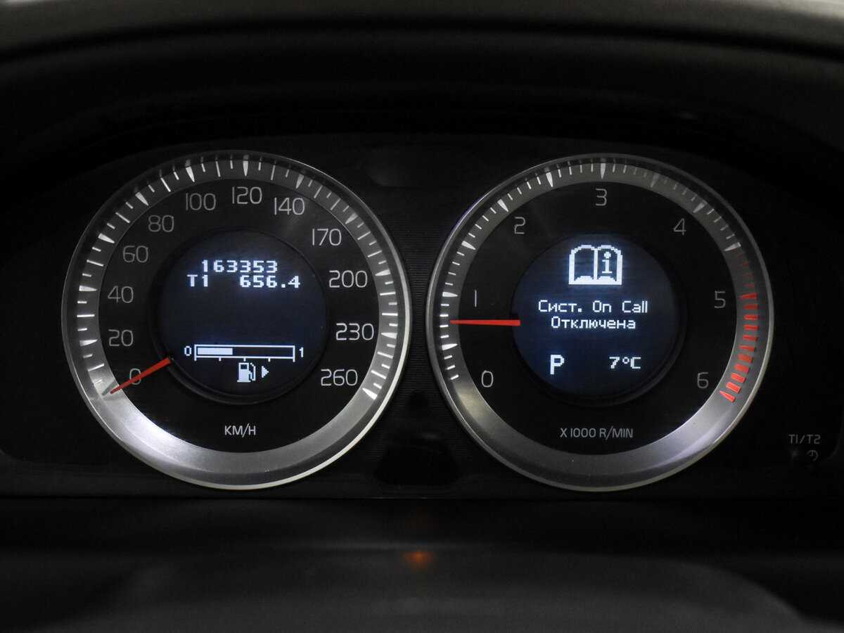 Б/У Вольво ИксЦ60 2012 года. Фото: #18